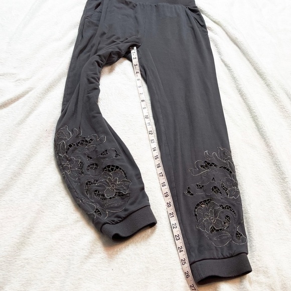 Express High Rise Floral Embroidered Joggers Pants Solid Gray Pockets XS - Picture 5 of 9